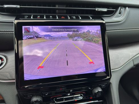 New 2025 Jeep Grand Cherokee Limited image 16