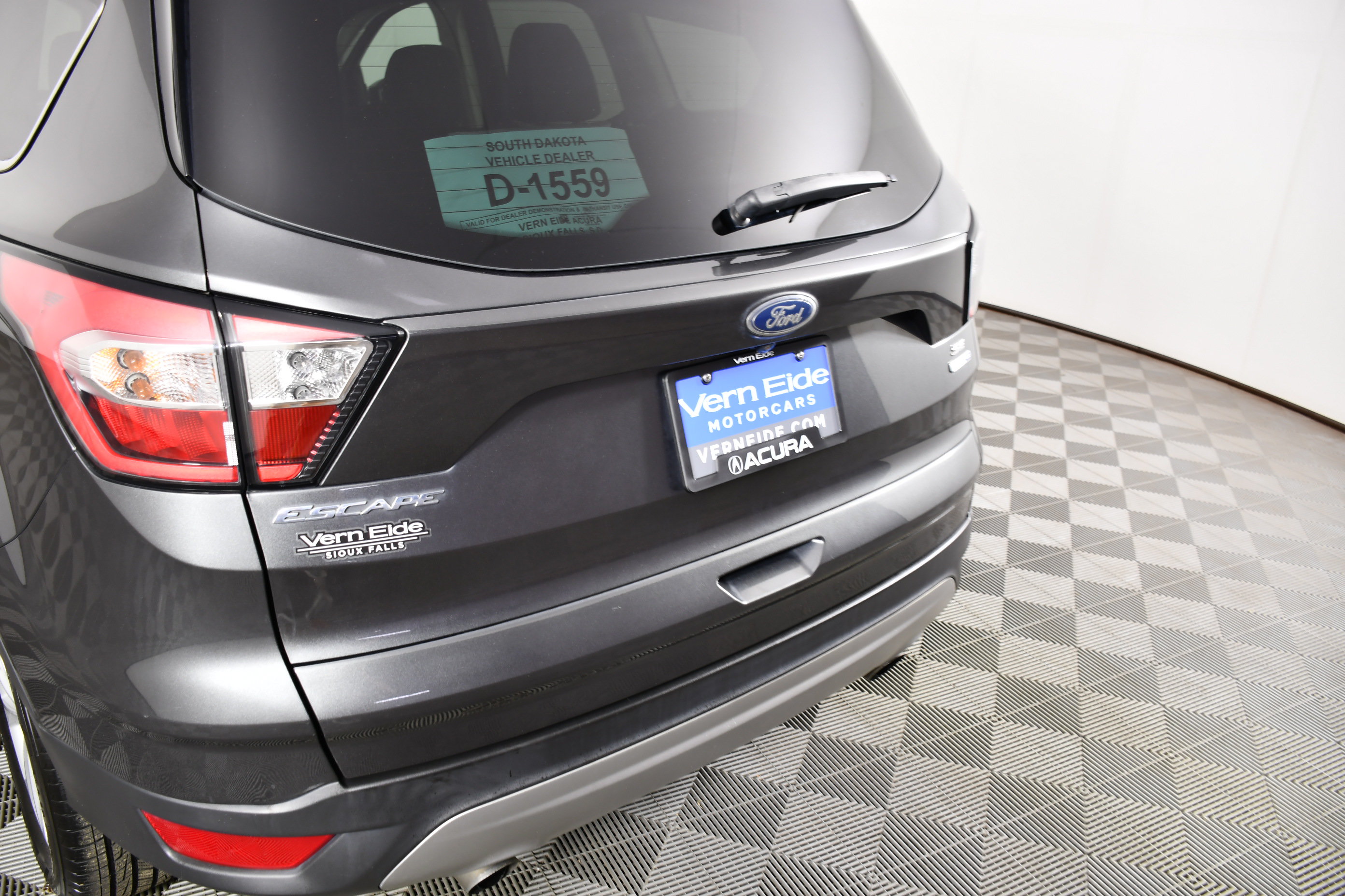 Used 2018 Ford Escape SE w/ SE Sync 3 Package AWD/4WD image 15