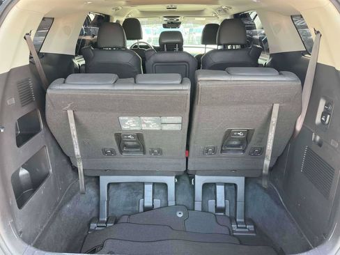 Used 2024 Kia Carnival SX Prestige FWD image 8