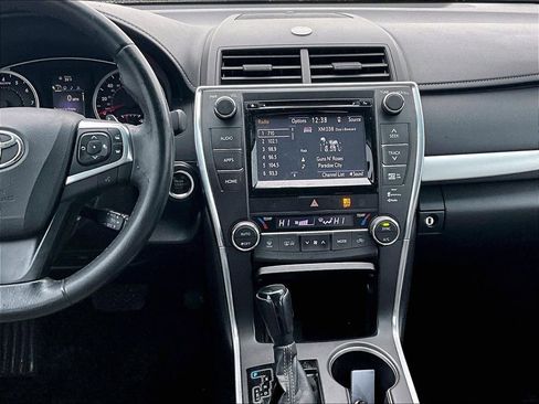 Used 2015 Toyota Camry XSE image 6