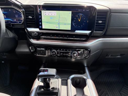 Used 2025 Chevrolet Silverado 1500 LT AWD/4WD image 18