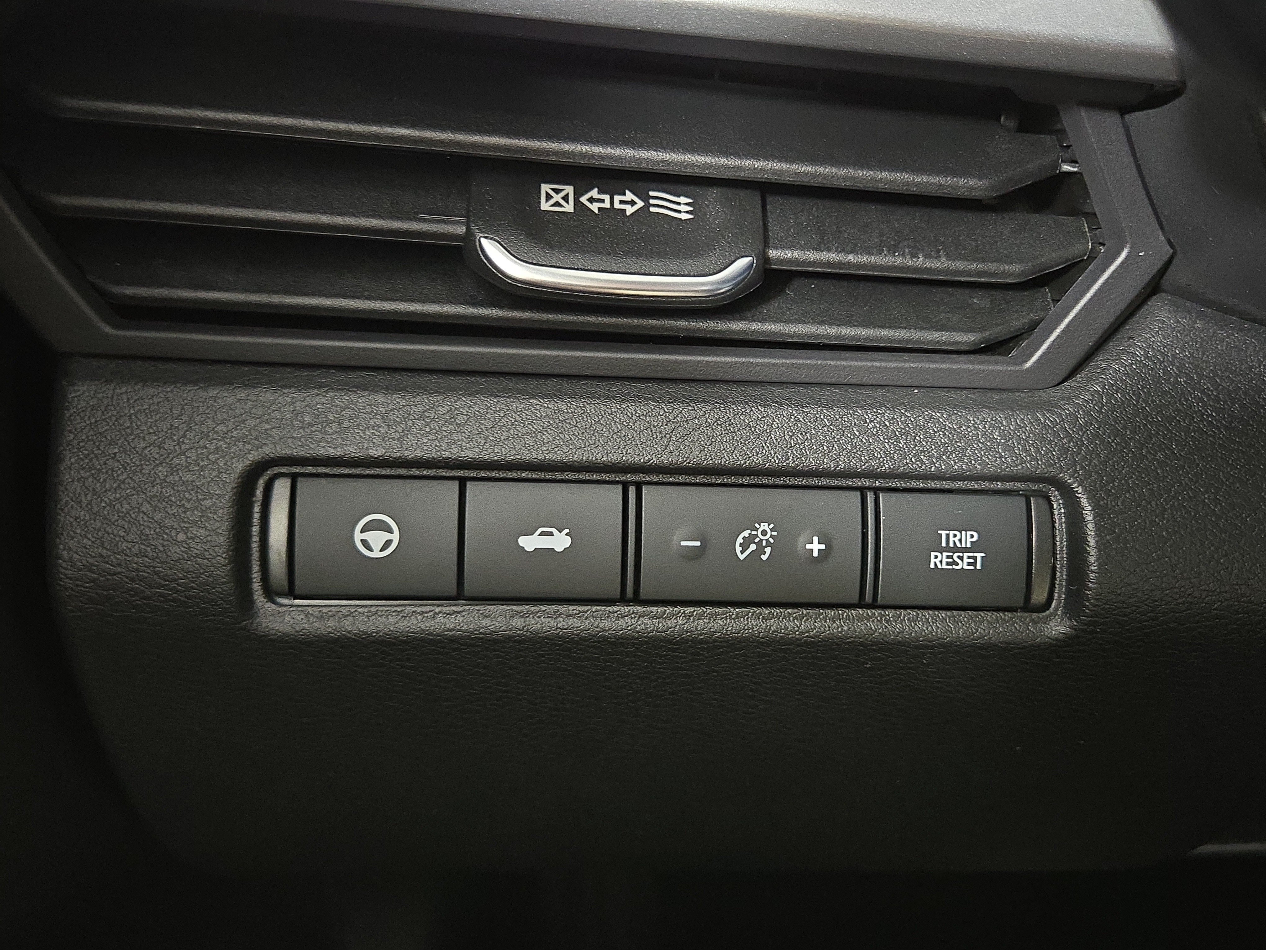 Used 2023 Nissan Altima 2.5 SV w/ SV Premium Package FWD image 26