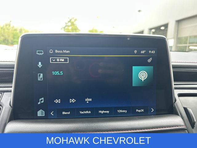 Certified 2022 Chevrolet Suburban RST w/ Luxury Package AWD/4WD image 13