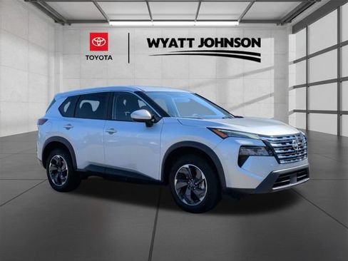 Used 2024 Nissan Rogue SV FWD image 6