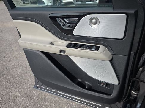 New 2025 Lincoln Aviator Reserve w/ Luxury Package image 18