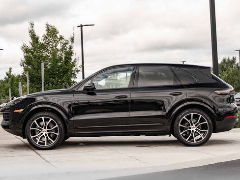 Used 2022 Porsche Cayenne Platinum Edition AWD/4WD image 6