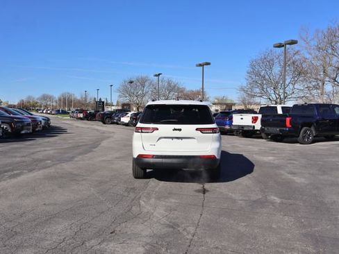 Used 2023 Jeep Grand Cherokee L Laredo AWD/4WD image 6