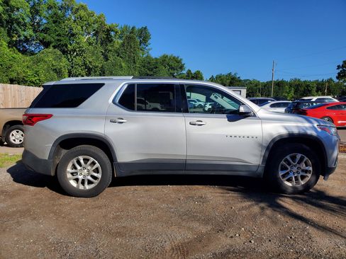 Used 2018 Chevrolet Traverse LT FWD image 5