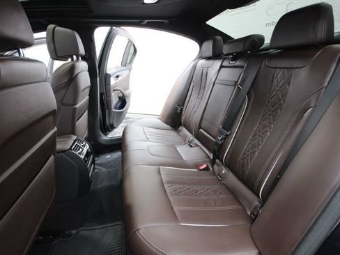 Used 2023 BMW M550i xDrive w/ Executive Package image 40