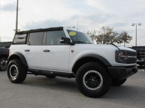 Used 2022 Ford Bronco Badlands w/ Sasquatch Package image 2