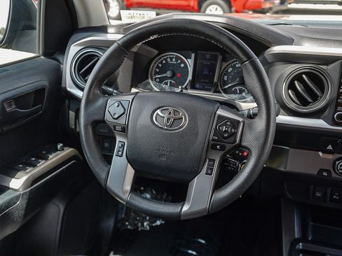 Certified 2020 Toyota Tacoma SR5 RWD image 16