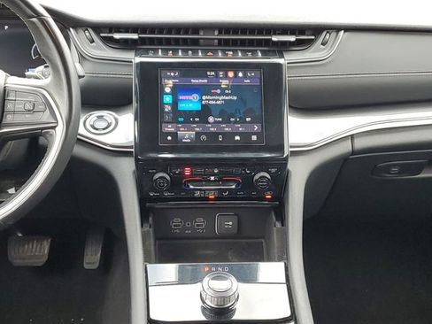 Used 2022 Jeep Grand Cherokee Laredo w/ Luxury Tech Group I AWD/4WD image 25