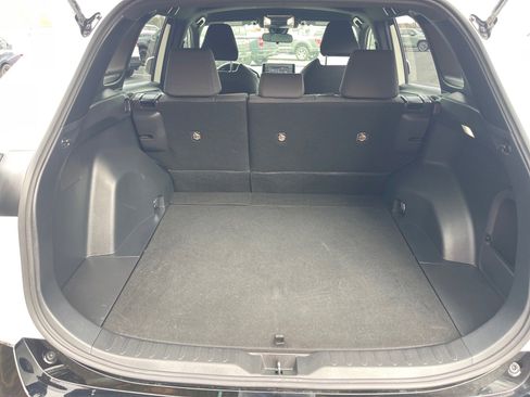 Used 2022 Toyota RAV4 SE image 16