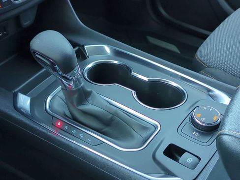 Used 2021 Chevrolet Traverse LT w/ LPO, Floor Liner Package image 31