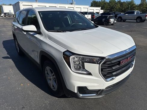 Used 2024 GMC Terrain SLE image 7