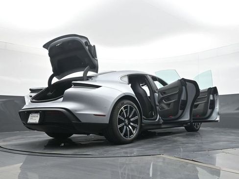 Used 2024 Porsche Taycan 4S AWD/4WD image 27