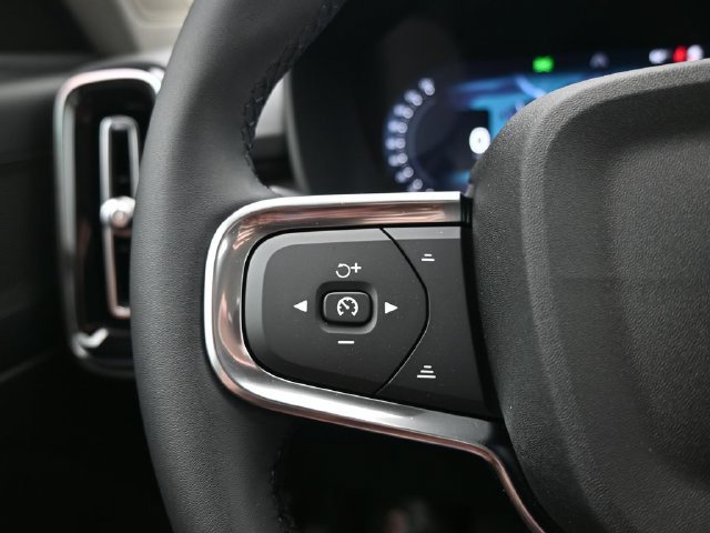 New 2026 Volvo XC40 B5 Plus w/ Protection Package Premier AWD/4WD image 25