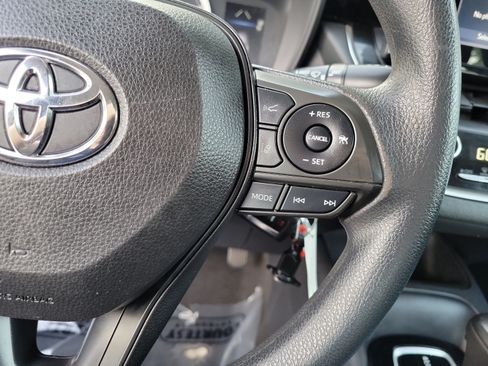 Used 2022 Toyota Corolla LE FWD image 24