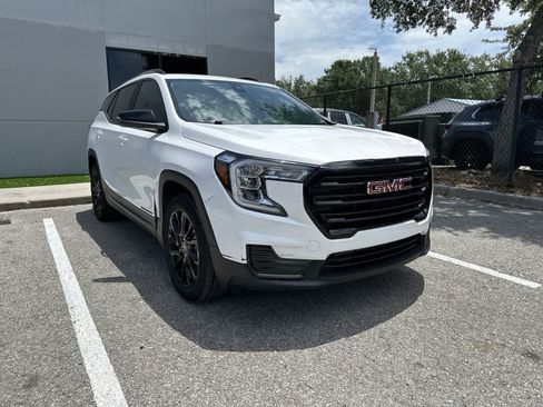 Used 2023 GMC Terrain SLE w/ Elevation Edition FWD image 11