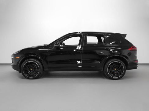 Certified 2018 Porsche Cayenne Platinum Edition image 2