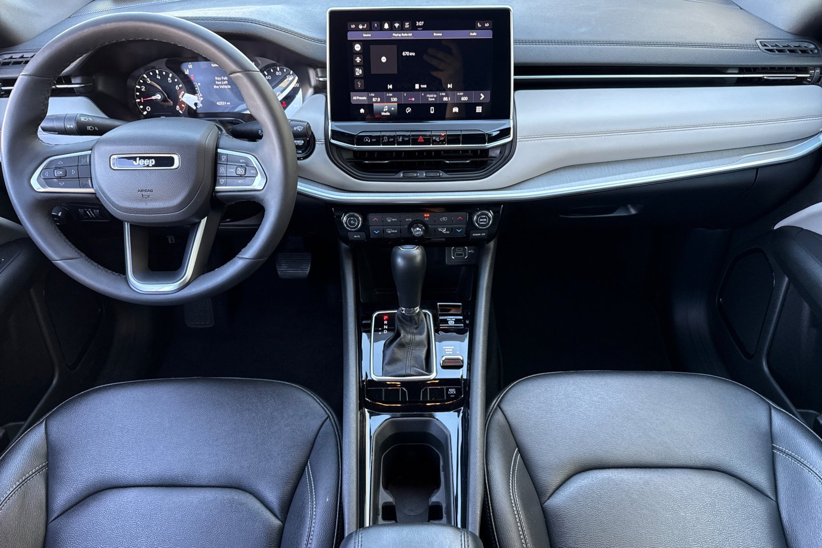 Used 2025 Jeep Compass Limited AWD/4WD image 6