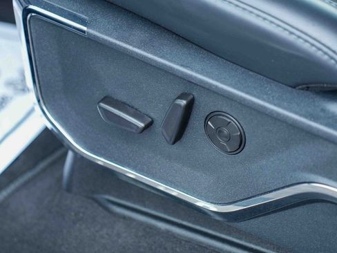 Used 2025 Ford F250 Platinum image 22