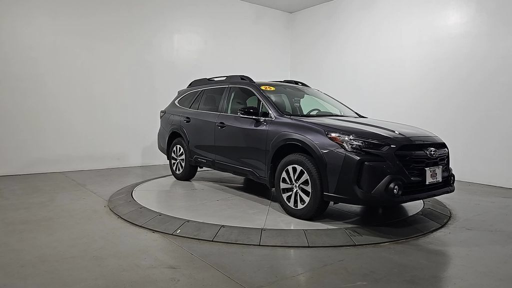 Used 2025 Subaru Outback Premium AWD/4WD image 9