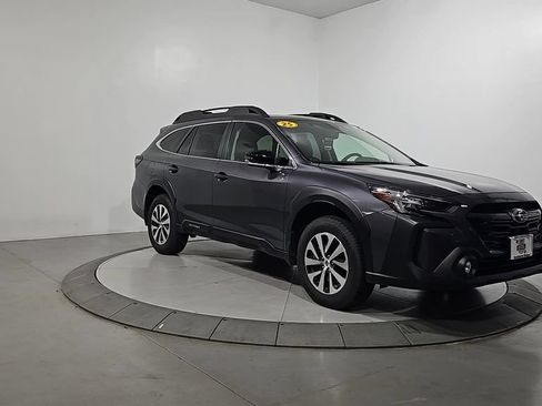 Certified 2025 Subaru Outback Premium AWD/4WD image 9