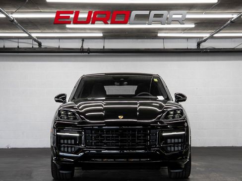 Used 2025 Porsche Cayenne GTS image 8