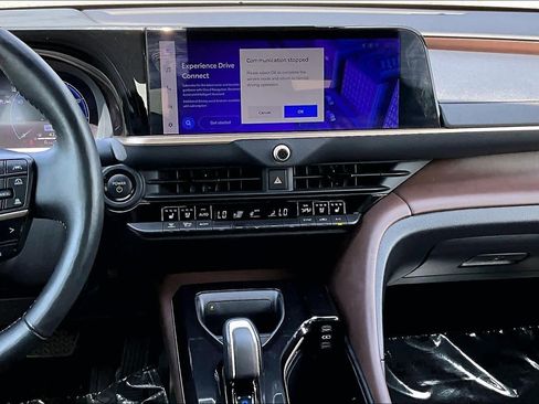 Used 2024 Toyota Crown Limited w/ Advanced Technology Package image 7