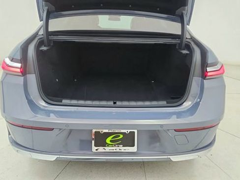 Used 2023 BMW i7 xDrive60 image 14