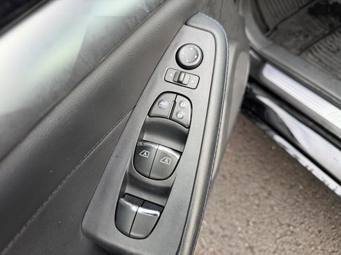 Used 2018 Nissan Maxima SR w/ Midnight Edition image 14