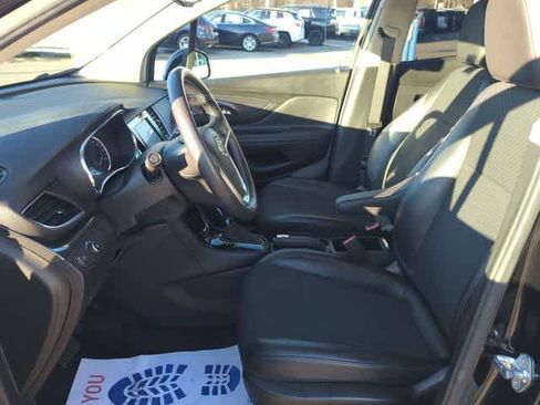 Certified 2022 Buick Encore Preferred w/ Safety Package image 18