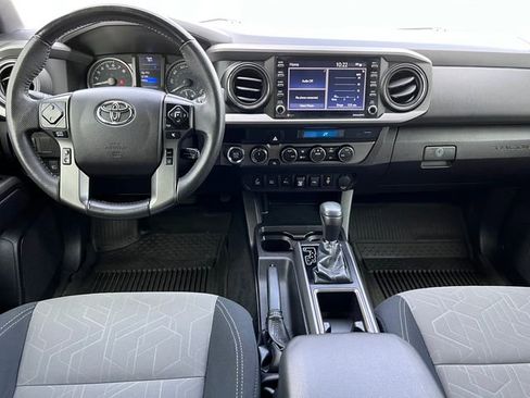 Used 2021 Toyota Tacoma TRD Off-Road w/ Technology Package AWD/4WD image 3