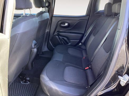 Used 2023 Jeep Renegade Latitude image 26