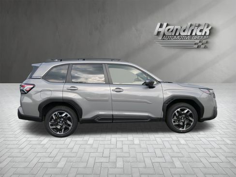 Used 2025 Subaru Forester Limited AWD/4WD image 10