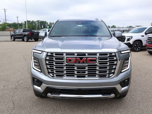 New 2026 GMC Yukon XL Denali w/ LPO, Floor Liner Package AWD/4WD image 35