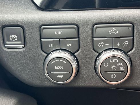 New 2026 GMC Sierra 1500 Elevation image 22