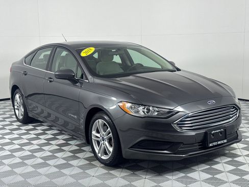 Used 2018 Ford Fusion S image 3