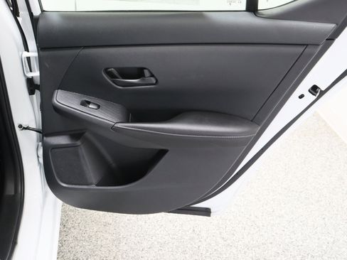 Used 2025 Nissan Sentra S FWD image 31