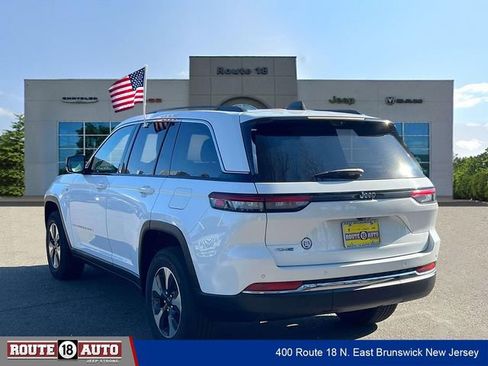 Used 2022 Jeep Grand Cherokee Limited 4xe w/ Luxury Tech Group II AWD/4WD image 3
