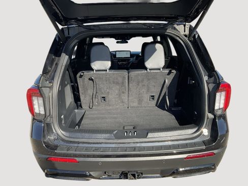 Used 2025 Ford Explorer ST-Line AWD/4WD image 9