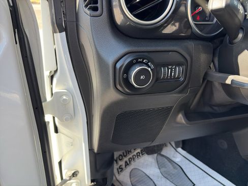 Used 2021 Jeep Wrangler Unlimited Rubicon w/ Trailer Tow Package image 10