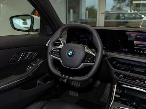 New 2025 BMW 330i xDrive Sedan w/ Convenience Package image 39