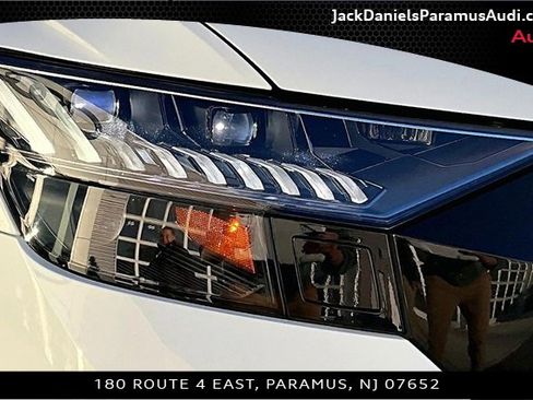 Used 2024 Audi RS Q8 w/ Black Optic Package image 21