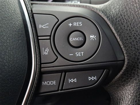 Used 2020 Toyota Camry LE image 22