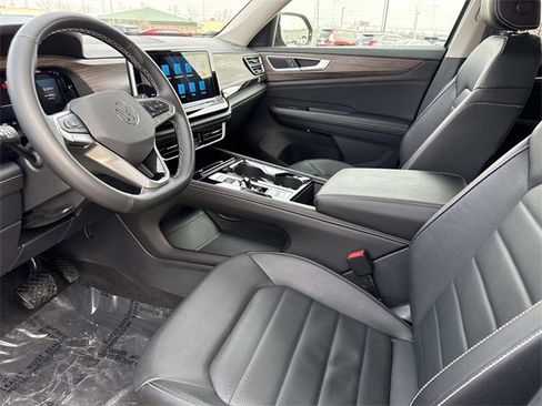 Certified 2025 Volkswagen Atlas SEL image 12