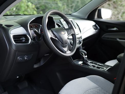 Used 2024 Chevrolet Equinox LS w/ LS Convenience Package FWD image 9