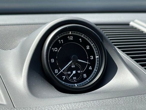 Certified 2025 Porsche Macan image 28