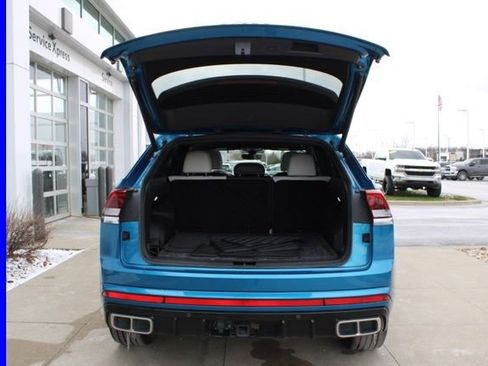 Used 2024 Volkswagen Atlas Cross Sport SEL Premium R-Line image 9